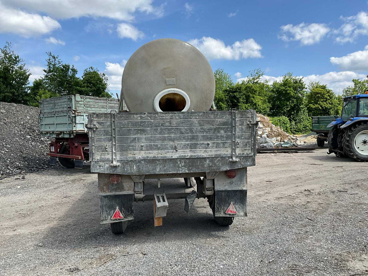Pendant - Farm trailer: picture 4 Pendant - Farm trailer: picture 4