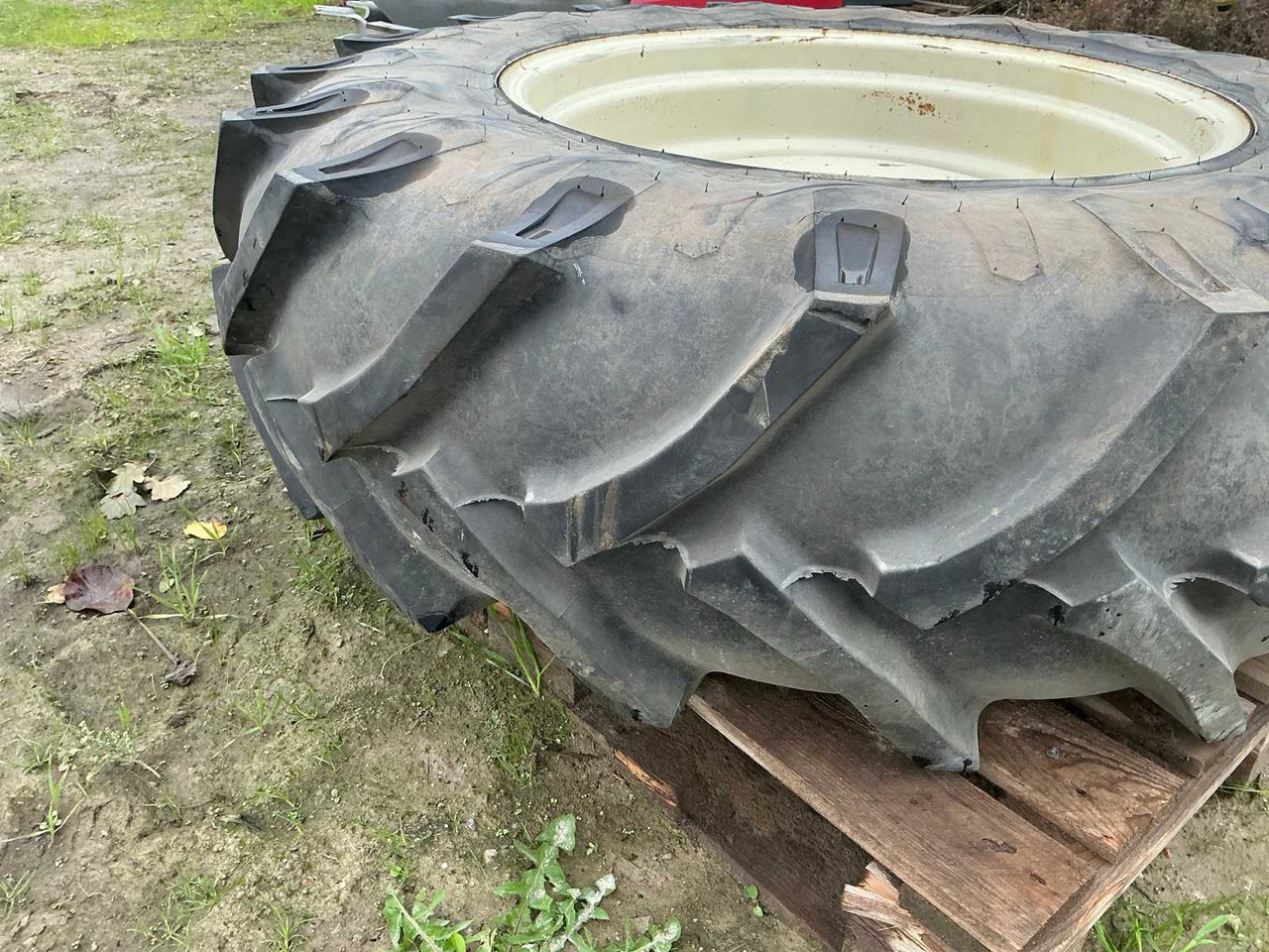 Pirelli Cinturato TM 150 - Wheels and tires for Farm tractor: picture 3 Pirelli Cinturato TM 150 - Wheels and tires for Farm tractor: picture 3