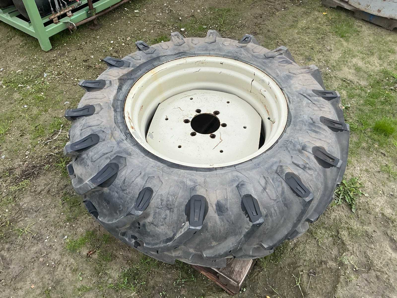 Pirelli Cinturato TM 150 - Wheels and tires for Farm tractor: picture 1 Pirelli Cinturato TM 150 - Wheels and tires for Farm tractor: picture 1