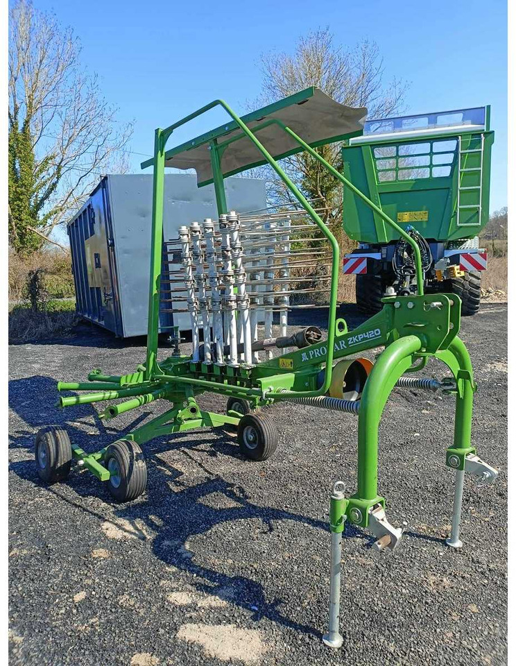 Pronar ZKP 420 - Hay and forage equipment: picture 2 Pronar ZKP 420 - Hay and forage equipment: picture 2