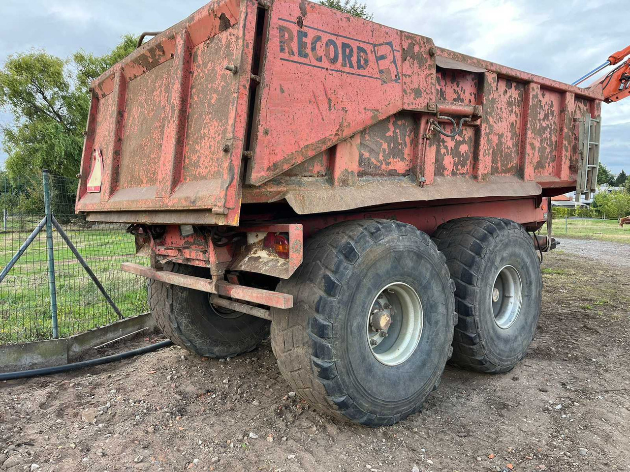 Record - Farm tipping trailer/ Dumper: picture 2 Record - Farm tipping trailer/ Dumper: picture 2