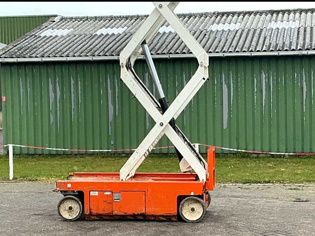 SNORKEL - Aerial platform: picture 4 SNORKEL - Aerial platform: picture 4