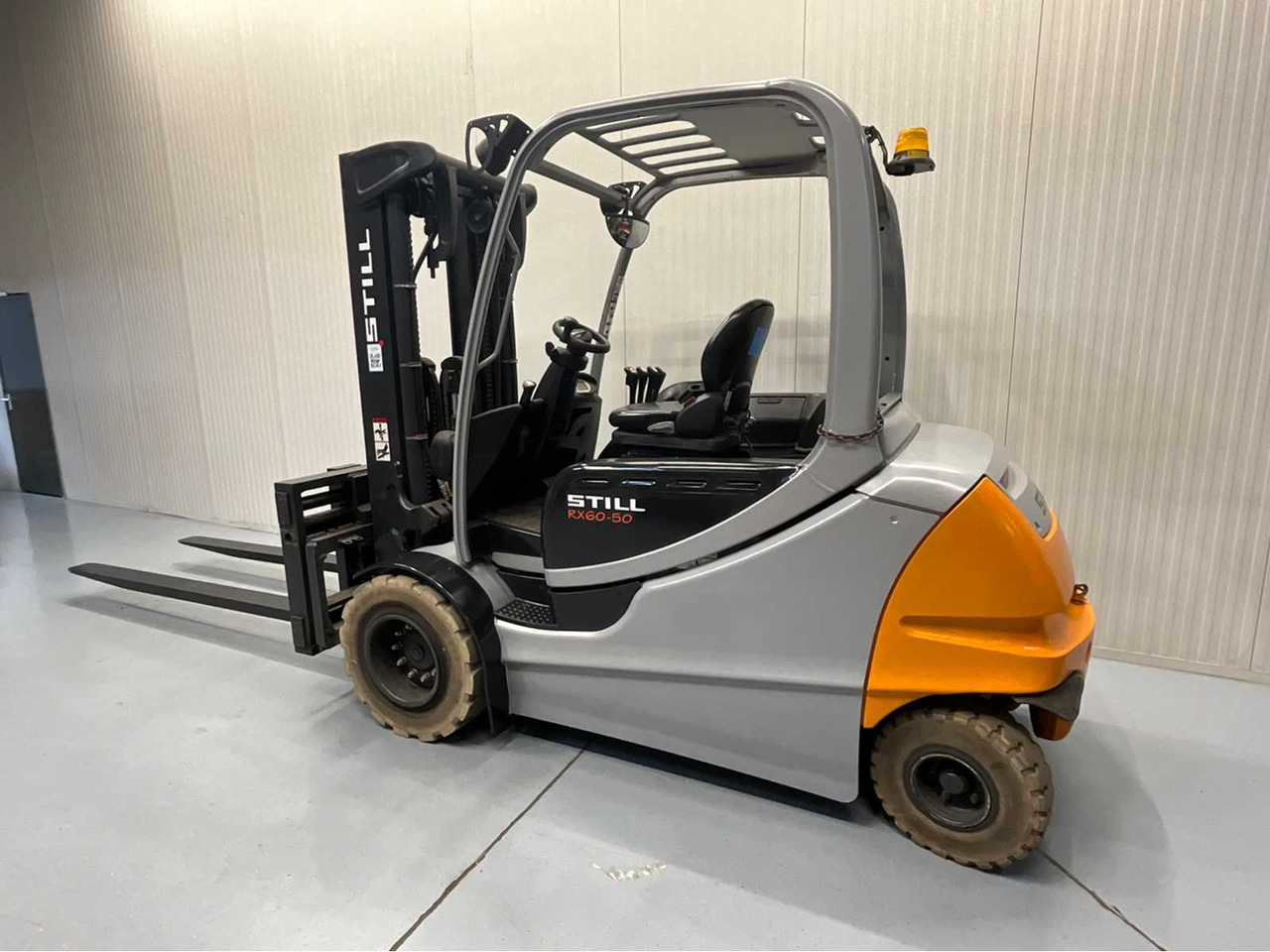 STILL 5000KG- RX60-50 - FORKLIFT TRIPLEX - FORK POSITIONER - SIDESHIFT - FREELIFT - BATTERY 2015 WITH ONLY 1121 HOURS - Forklift: picture 5 STILL 5000KG- RX60-50 - FORKLIFT TRIPLEX - FORK POSITIONER - SIDESHIFT - FREELIFT - BATTERY 2015 WITH ONLY 1121 HOURS - Forklift: picture 5