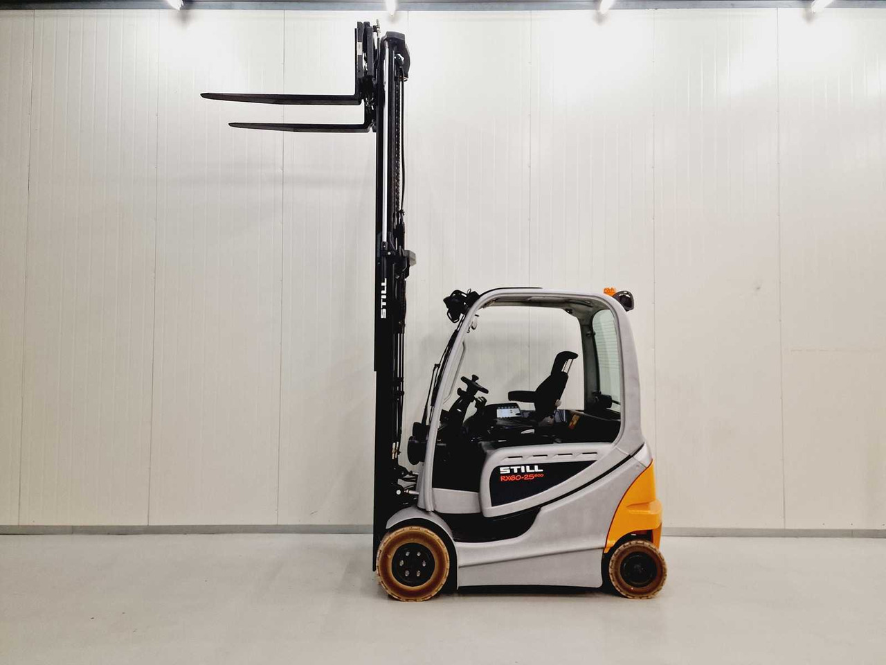 STILL - RX60-25 - FORKLIFT - NEW SIDE-SHIFT AND FORKS - 4TH FUNCTION - Forklift: picture 5 STILL - RX60-25 - FORKLIFT - NEW SIDE-SHIFT AND FORKS - 4TH FUNCTION - Forklift: picture 5