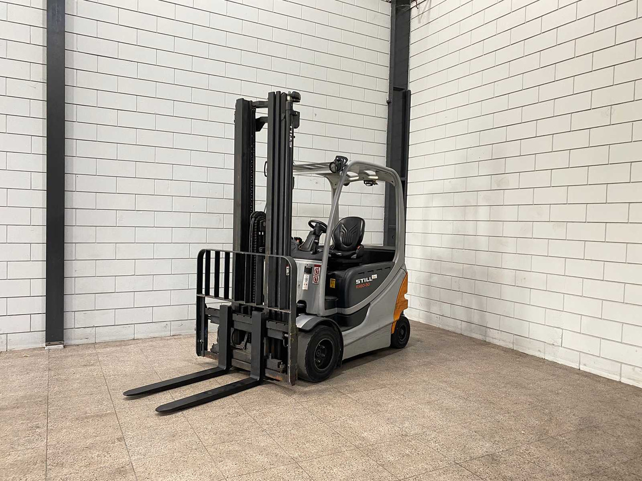STILL - RX60-30 - FORKLIFT TRIPLEX - FREE-LIFT - SIDE-SHIFT - Forklift: picture 1 STILL - RX60-30 - FORKLIFT TRIPLEX - FREE-LIFT - SIDE-SHIFT - Forklift: picture 1