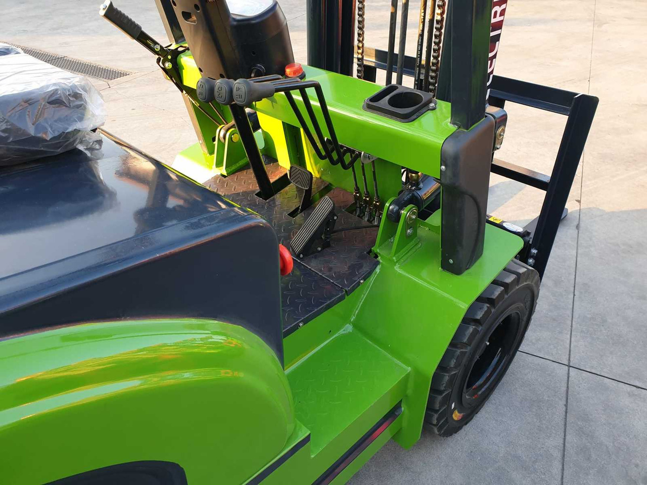 STIPP LI-ION FORKLIFT - Forklift: picture 2 STIPP LI-ION FORKLIFT - Forklift: picture 2