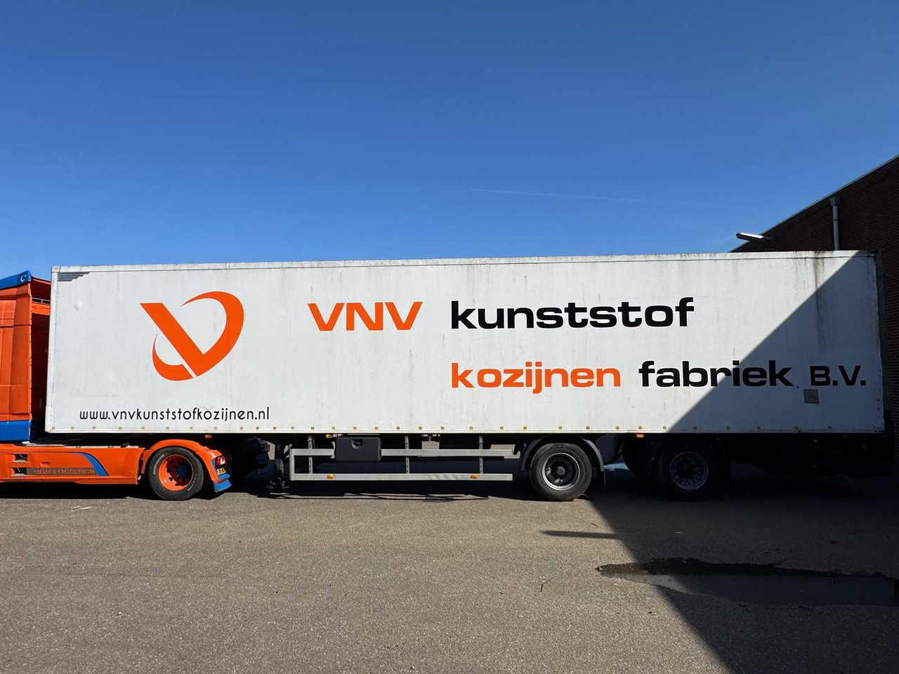 H.T.F. - 2001 - SEMI-TRAILER WITH CLOSED INSULATED BODY WITH STEERED REAR AXLE, AMA TAIL LIFT 14 METERS OG-12-ZV - Semi-trailer: picture 1 H.T.F. - 2001 - SEMI-TRAILER WITH CLOSED INSULATED BODY WITH STEERED REAR AXLE, AMA TAIL LIFT 14 METERS OG-12-ZV - Semi-trailer: picture 1