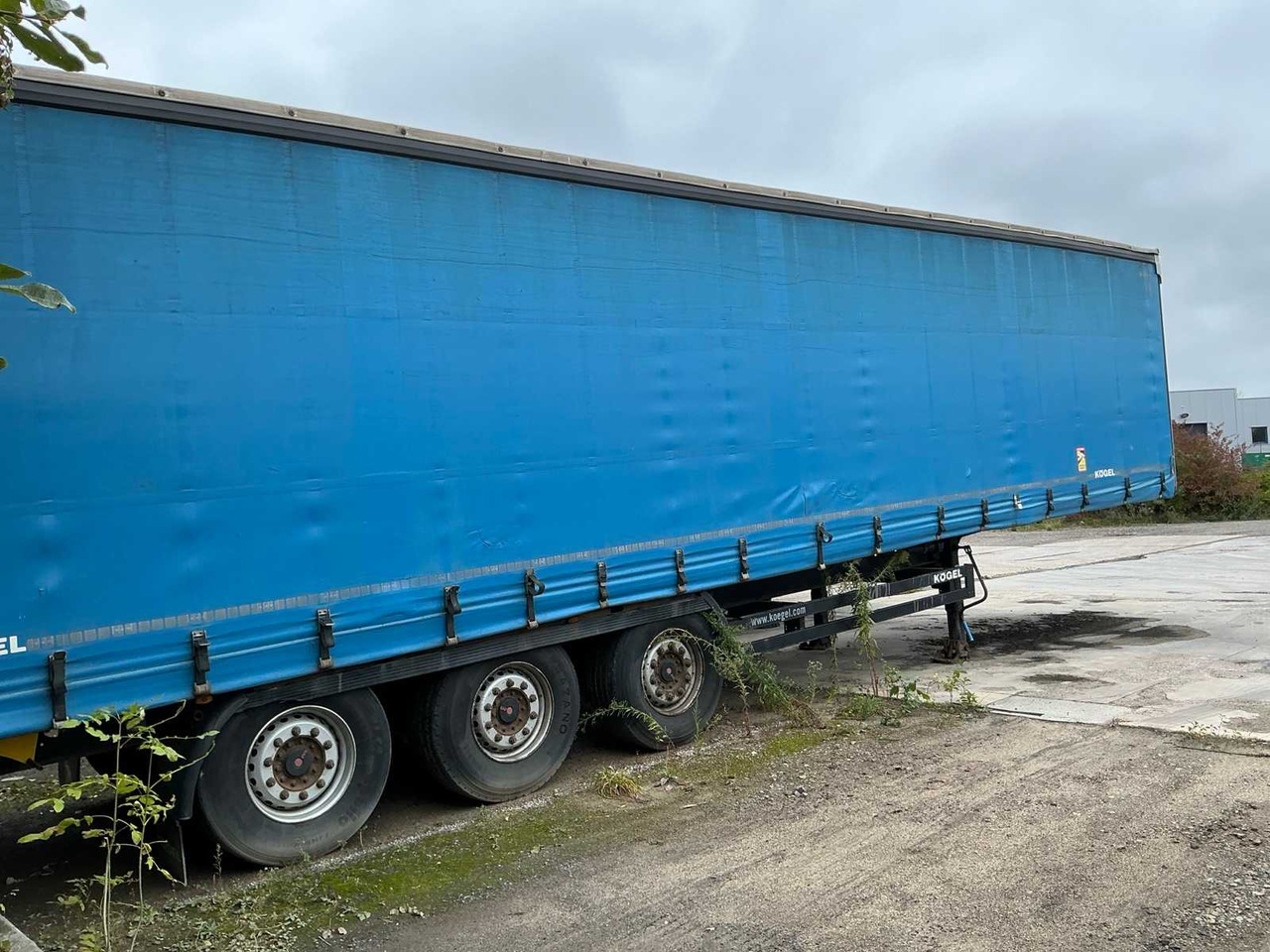 KÖGEL S24-1 CURTAINSIDER TRAILER - Semi-trailer: picture 4 KÖGEL S24-1 CURTAINSIDER TRAILER - Semi-trailer: picture 4