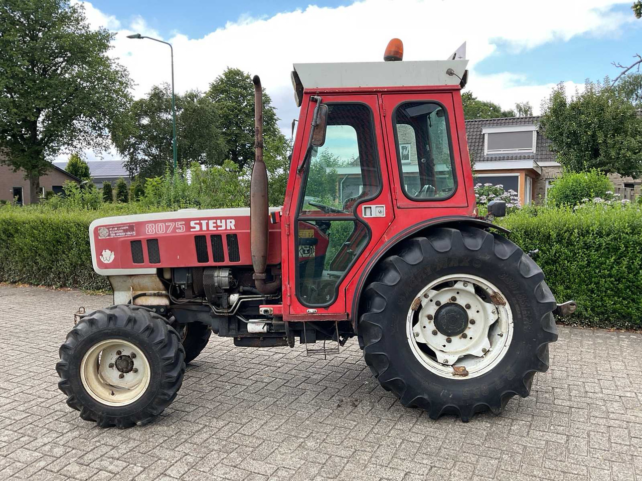 Steyr 8075 - Compact tractor: picture 2 Steyr 8075 - Compact tractor: picture 2
