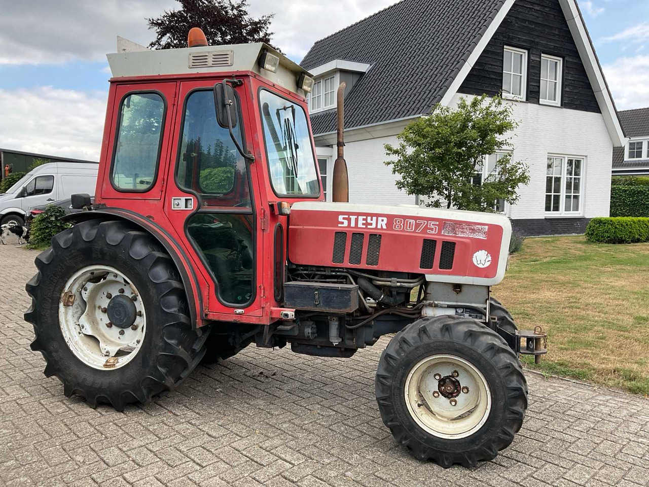 Compact tractor Steyr 8075: picture 6