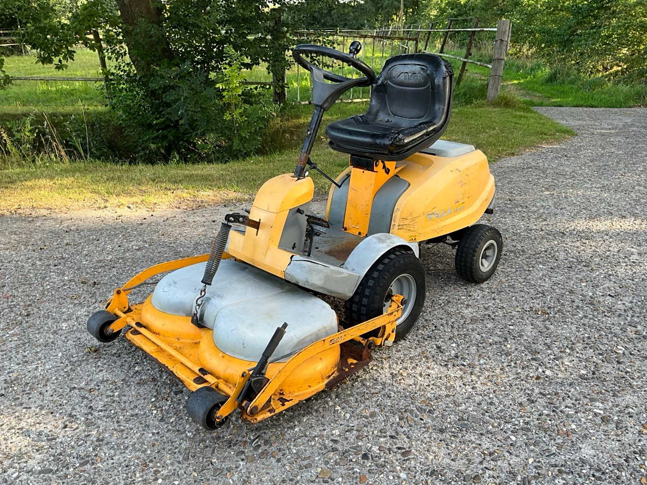 Stiga Villa 14 HST - Garden mower: picture 1 Stiga Villa 14 HST - Garden mower: picture 1
