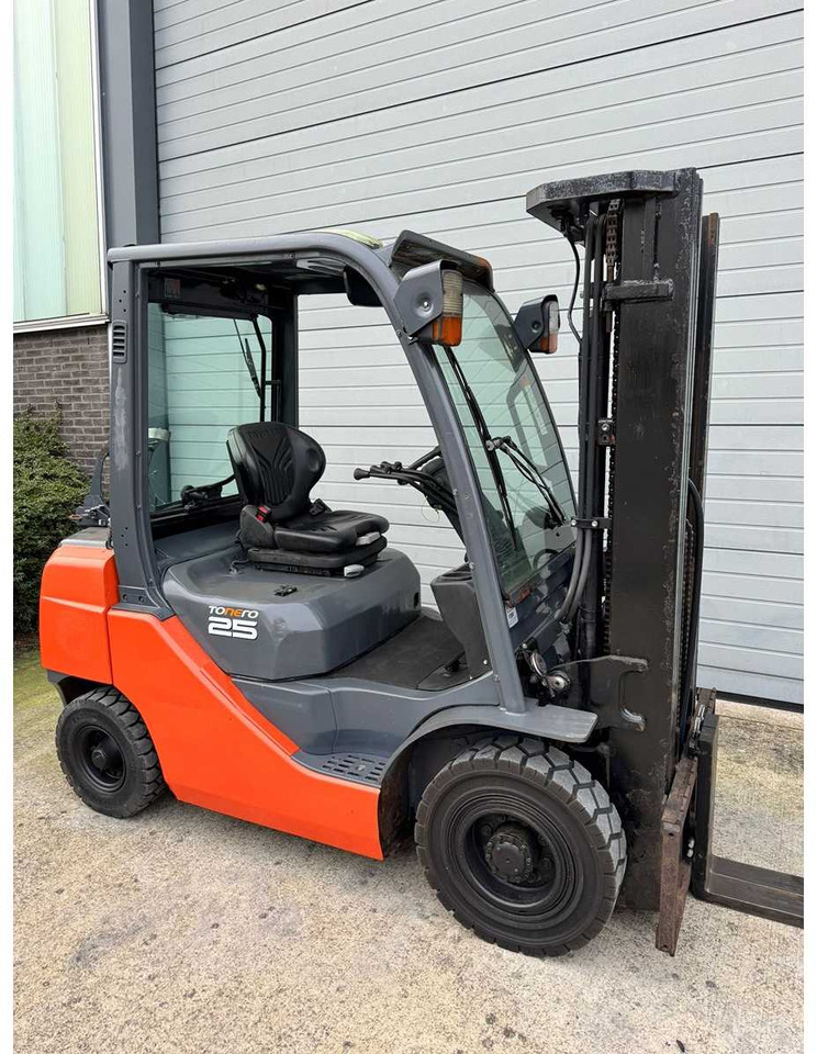 TOYOTA - 2017 - 02-8-FGF-25 - 4.7M TRIPLEX - FORKLIFT - Forklift: picture 5 TOYOTA - 2017 - 02-8-FGF-25 - 4.7M TRIPLEX - FORKLIFT - Forklift: picture 5