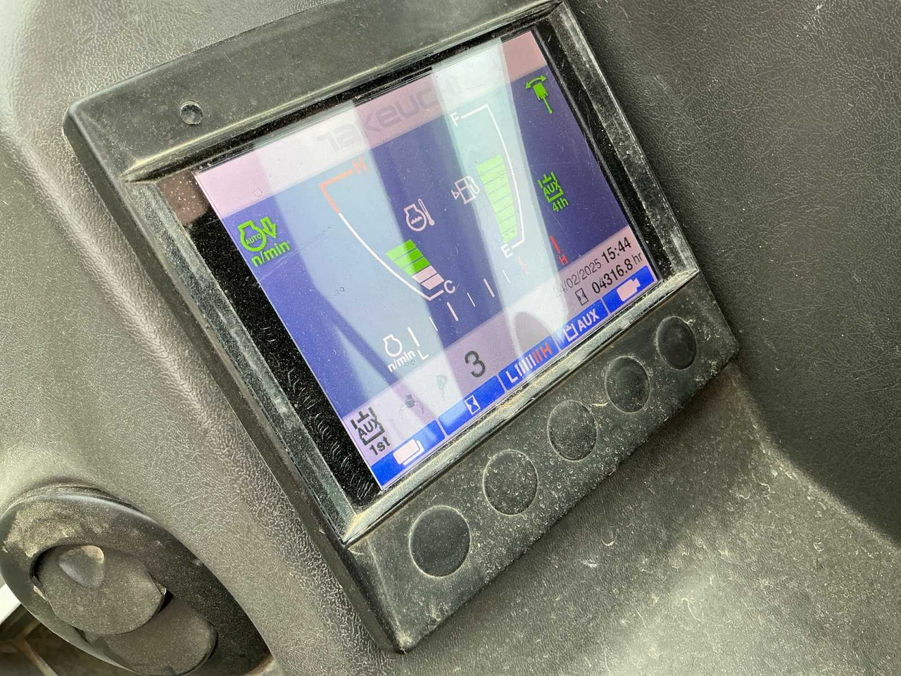 Mini excavator Takeuchi TB290: picture 23