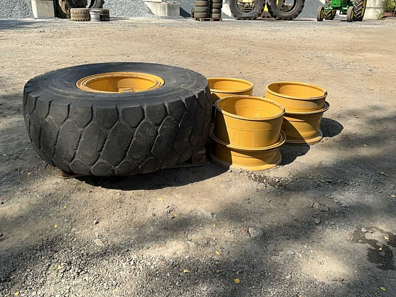 Tires, wheels and rims - Wheels and tires for Farm tractor: picture 4 Tires, wheels and rims - Wheels and tires for Farm tractor: picture 4