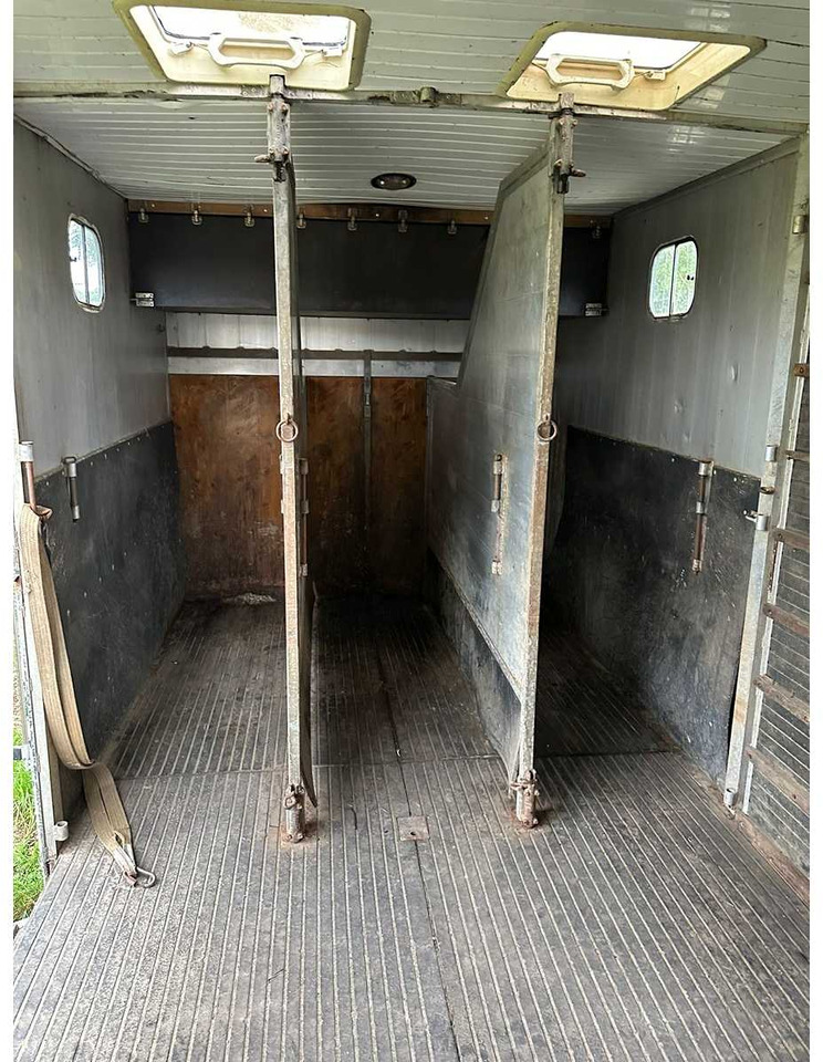 2002 VOLVO FL220 FL6H42R HORSE TRUCK - Trailer: picture 3 2002 VOLVO FL220 FL6H42R HORSE TRUCK - Trailer: picture 3