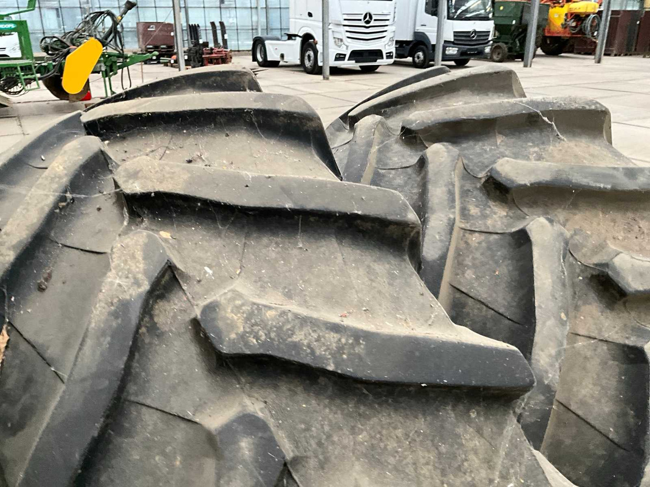 Wheels and tires for Farm tractor Trelleborg TM800: picture 6