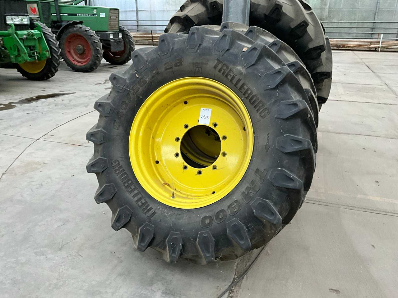 Trelleborg TM800 - Wheels and tires for Farm tractor: picture 1 Trelleborg TM800 - Wheels and tires for Farm tractor: picture 1