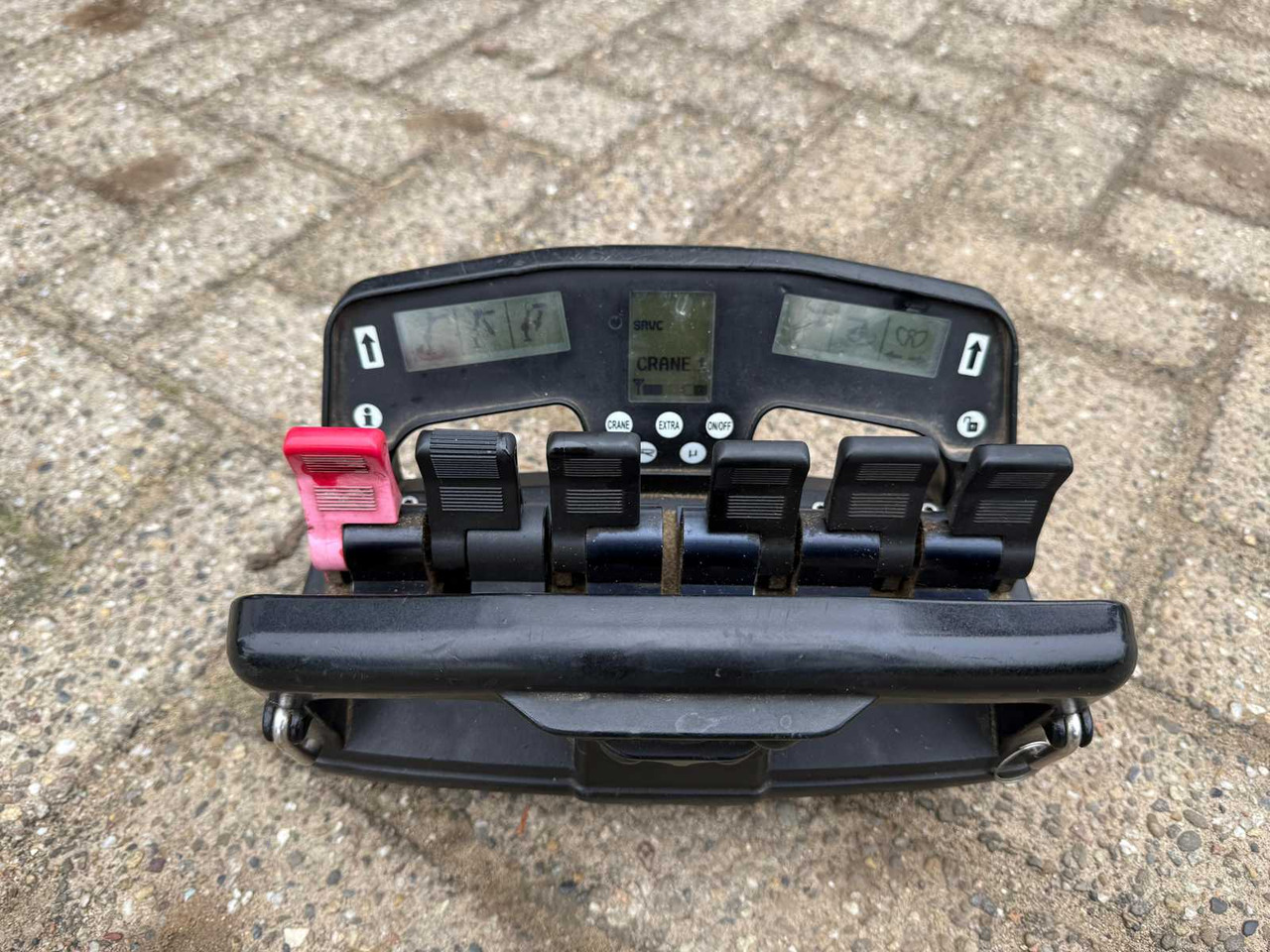 Truck 2007 MERCEDES-BENZ ECONIC CRANE TRUCK HIAB 220 - 6X2: picture 20 Truck 2007 MERCEDES-BENZ ECONIC CRANE TRUCK HIAB 220 - 6X2: picture 20