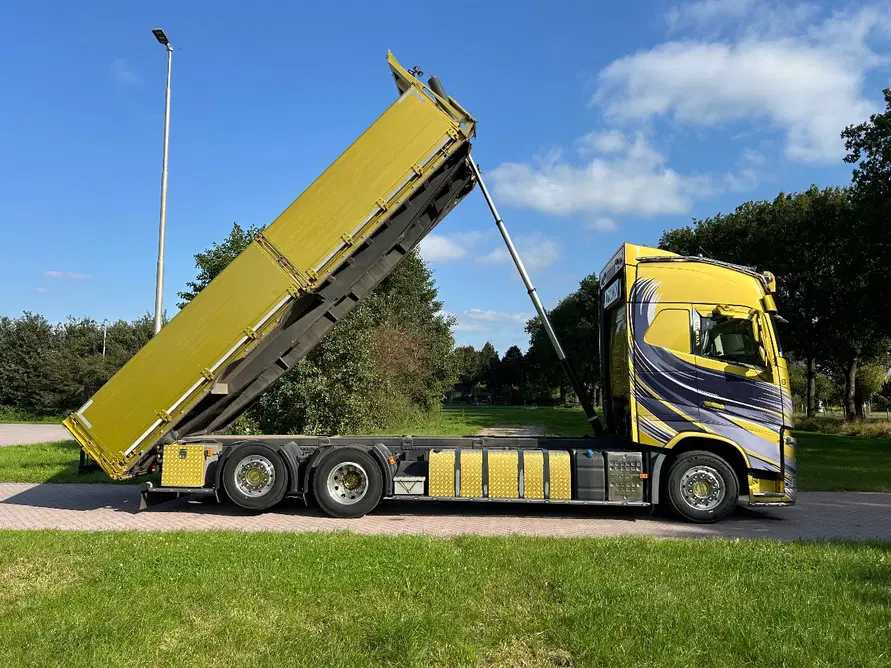2013 VOLVO FH 520 MULTITRANSPORTER TIPPER / TIPPER FULL OPTIONS TRUCK - Truck: picture 2 2013 VOLVO FH 520 MULTITRANSPORTER TIPPER / TIPPER FULL OPTIONS TRUCK - Truck: picture 2