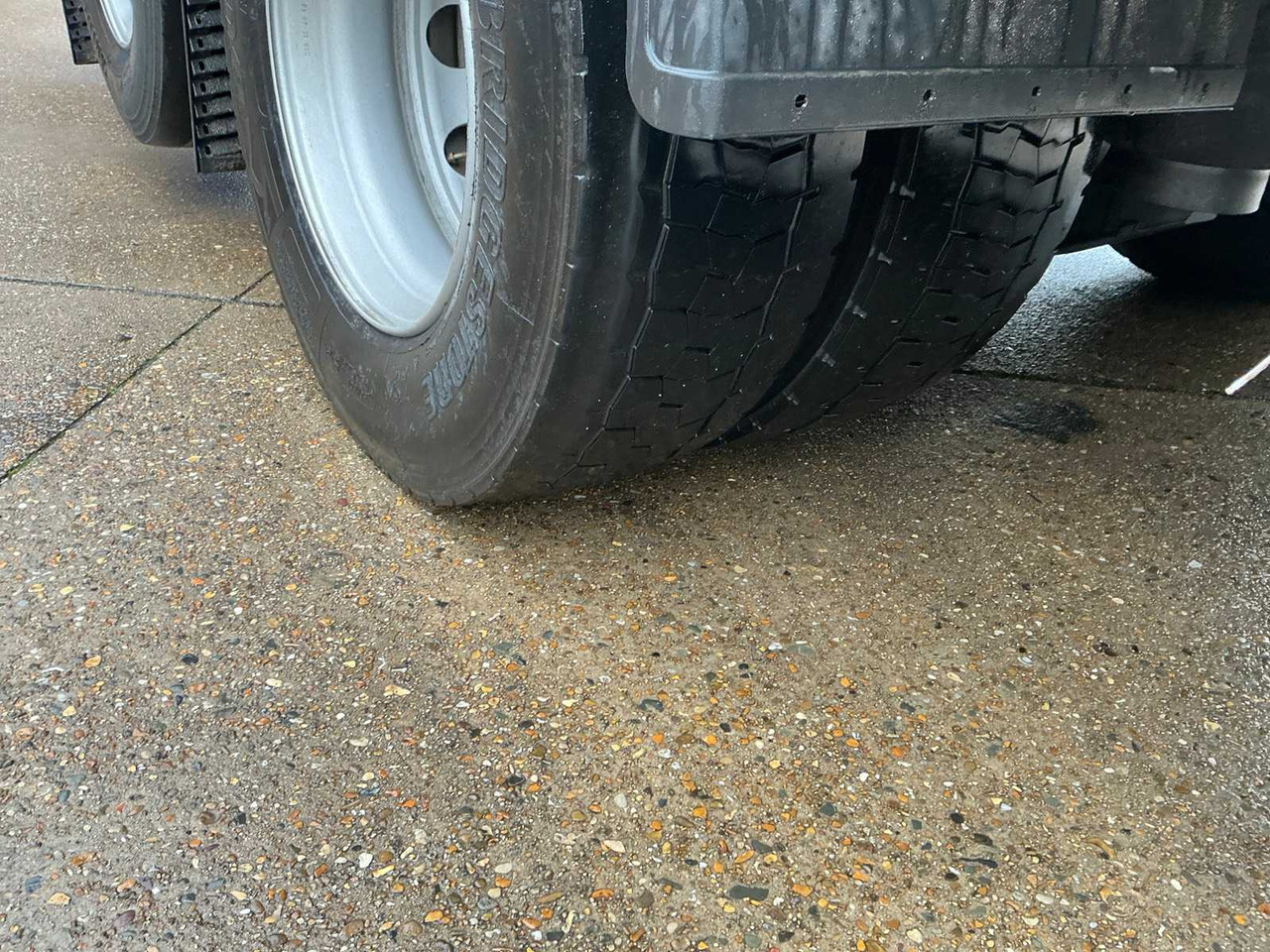 Truck 2023 VOLVO FH TRUCK WITH CANOPY BODY(C): picture 15