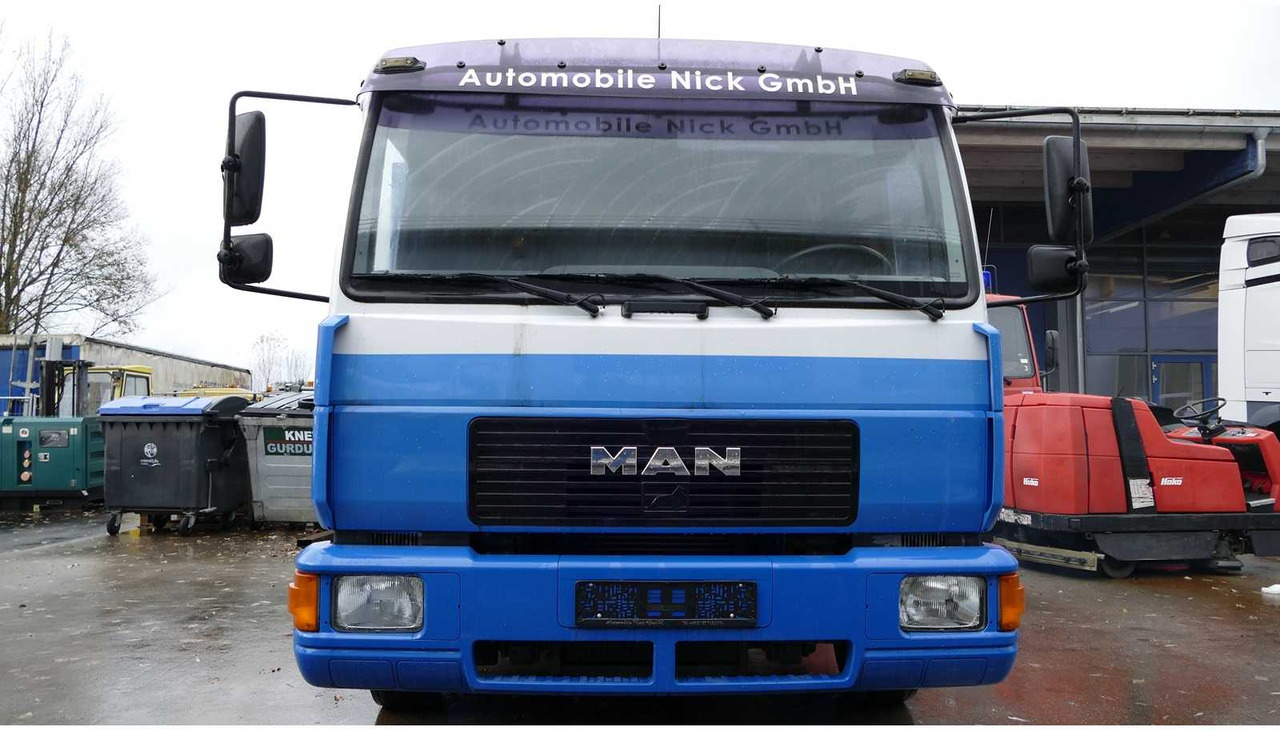 MAN - L 2000 TOW TRUCK - FLATBED - MACHINE TRANSPORTER - 1999 - TRUCKS - Truck: picture 3 MAN - L 2000 TOW TRUCK - FLATBED - MACHINE TRANSPORTER - 1999 - TRUCKS - Truck: picture 3