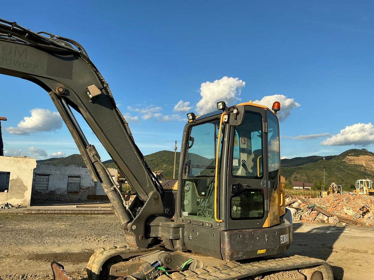Excavator VOLVO - ECR 88D - MIDI-EXCAVATOR - 2017: picture 9