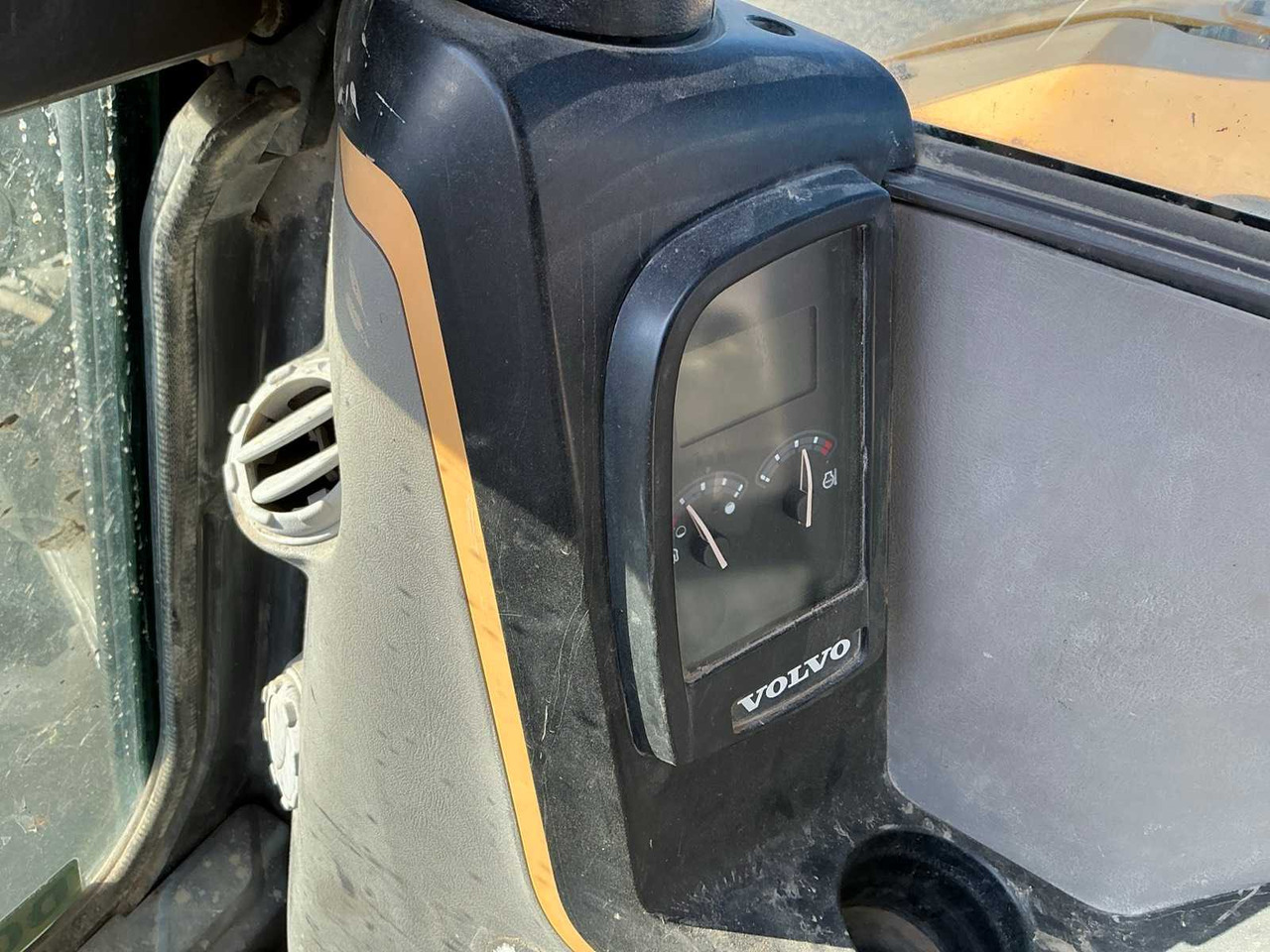 Excavator VOLVO - ECR 88D - MIDI-EXCAVATOR - 2017: picture 34