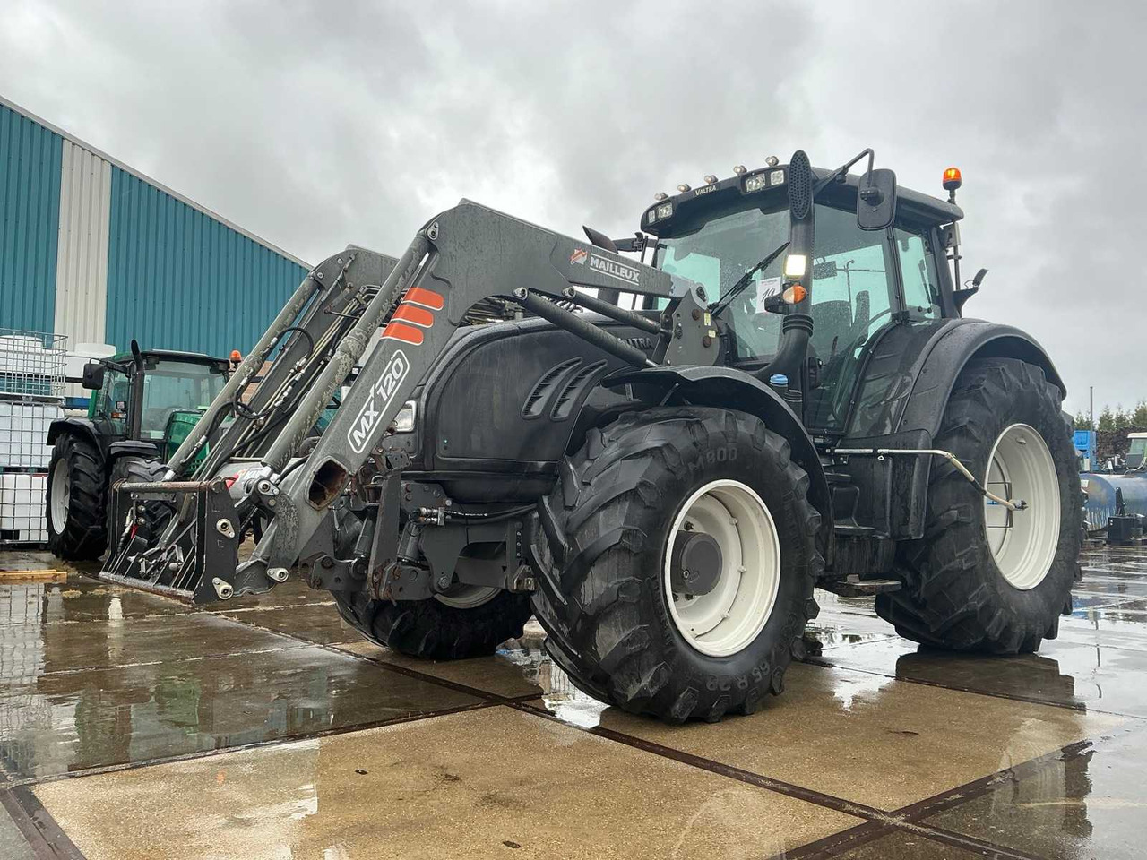 Valtra T163 - Farm tractor: picture 1 Valtra T163 - Farm tractor: picture 1