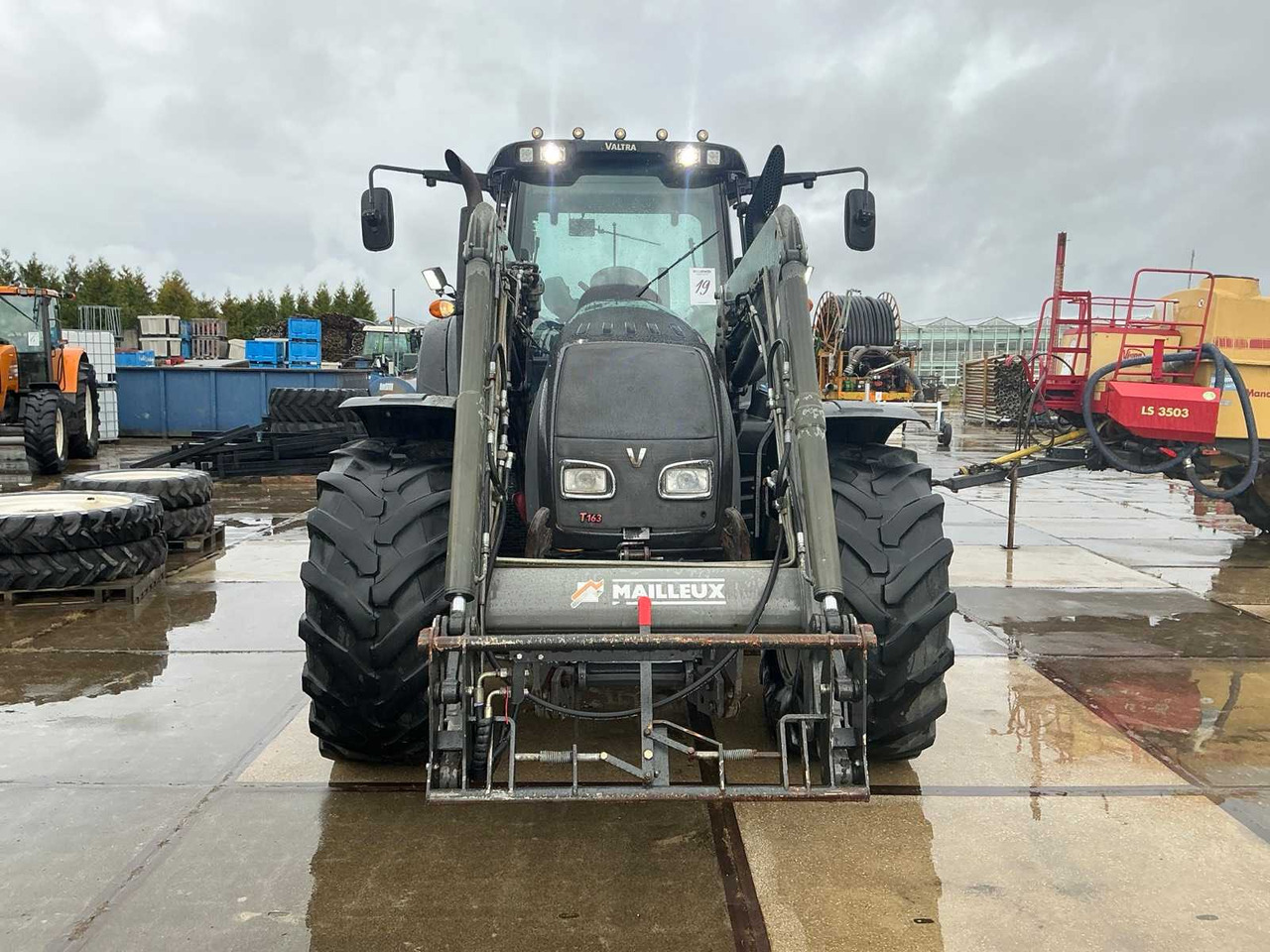 Valtra T163 - Farm tractor: picture 3 Valtra T163 - Farm tractor: picture 3