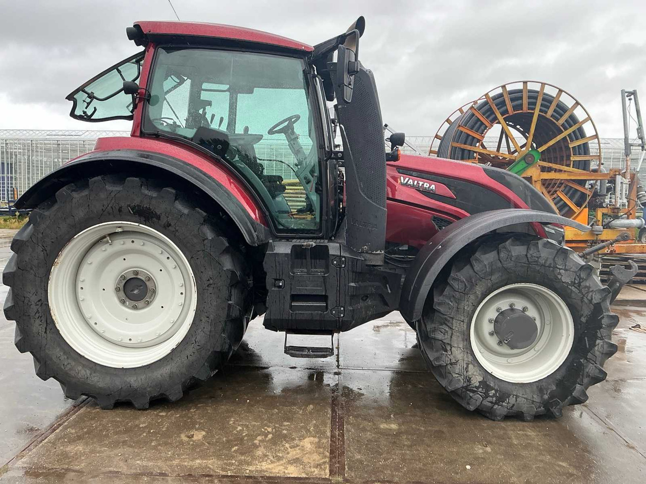 Valtra T214 - Farm tractor: picture 5 Valtra T214 - Farm tractor: picture 5