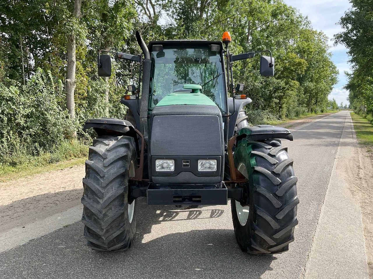 Valtra-Valmet 8150 Hi-tech - Farm tractor: picture 3 Valtra-Valmet 8150 Hi-tech - Farm tractor: picture 3