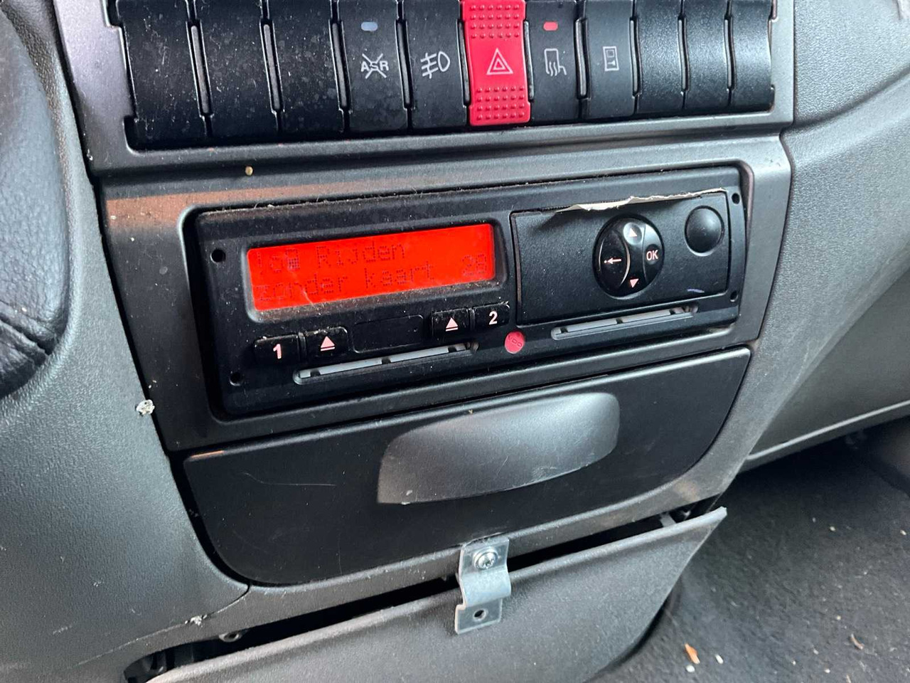 Van 2013 IVECO DAILY COMMERCIAL VEHICLE: picture 16 Van 2013 IVECO DAILY COMMERCIAL VEHICLE: picture 16