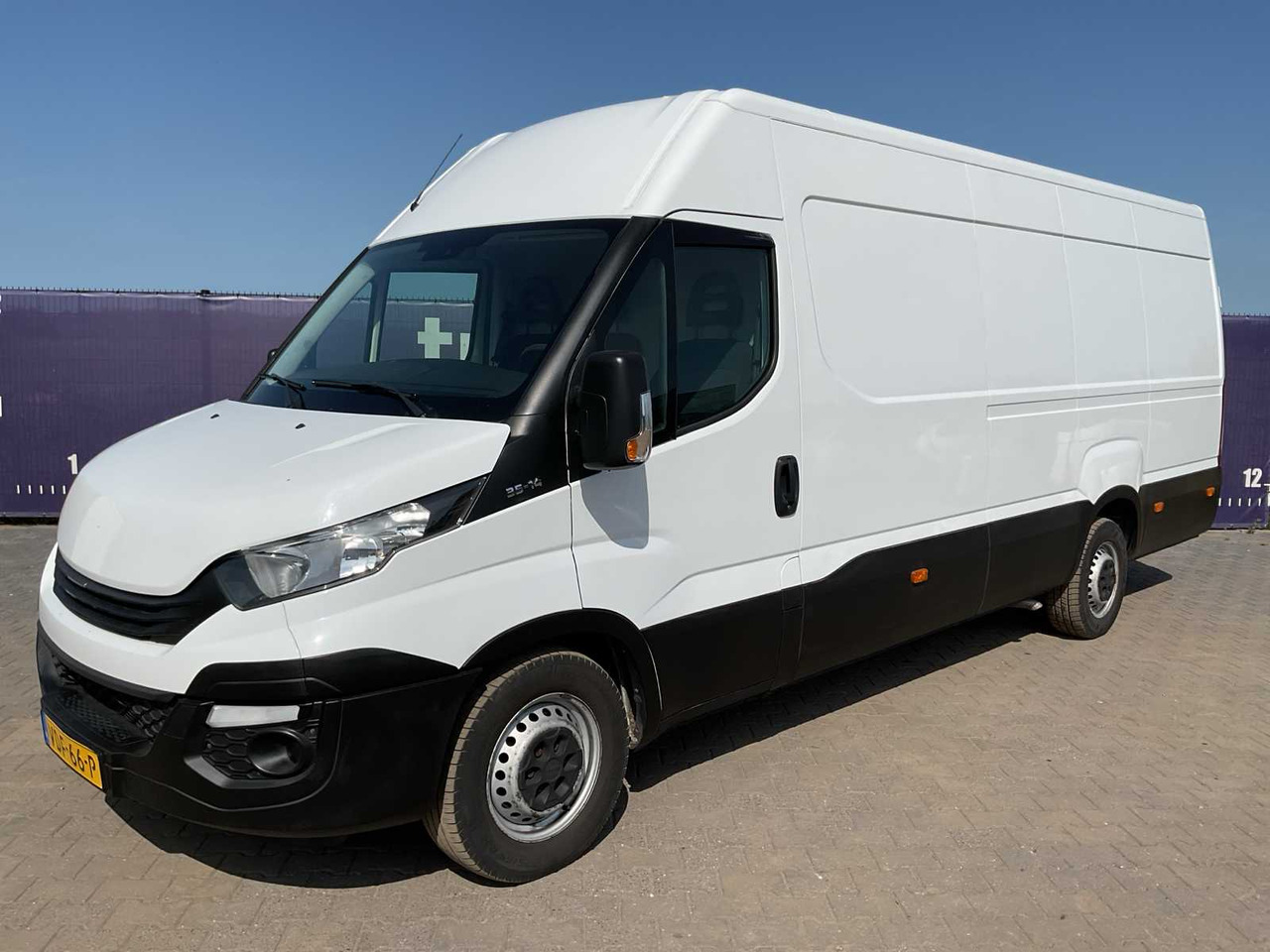 2016 - IVECO - DAILY - 35S14V 2.3 410 H2 - COMMERCIAL VEHICLE - Van: picture 1 2016 - IVECO - DAILY - 35S14V 2.3 410 H2 - COMMERCIAL VEHICLE - Van: picture 1