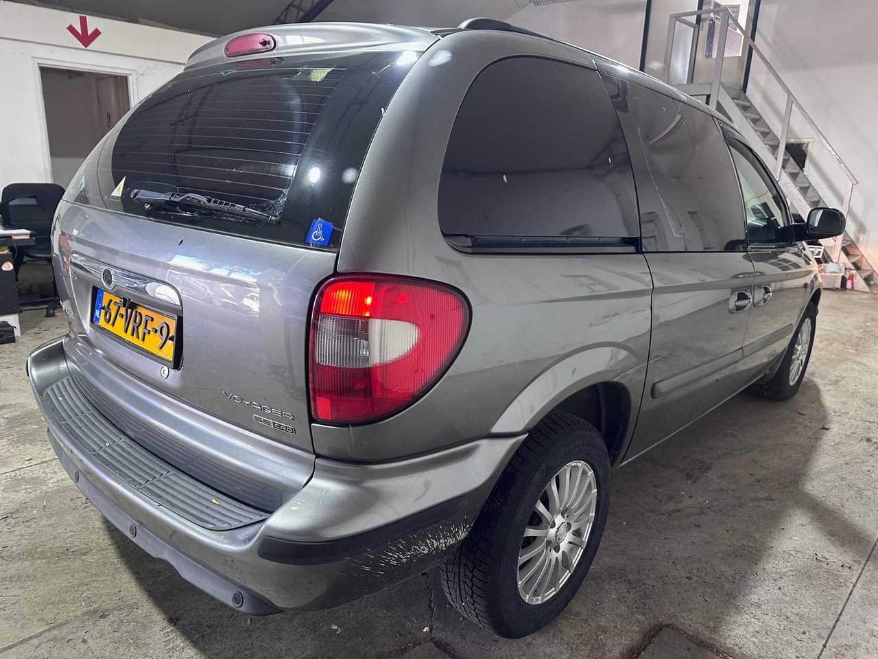 CHRYSLER - VOYAGER - 2.8 CRD SE AUTOMATIC- 67-VRF-9 - Van: picture 4 CHRYSLER - VOYAGER - 2.8 CRD SE AUTOMATIC- 67-VRF-9 - Van: picture 4
