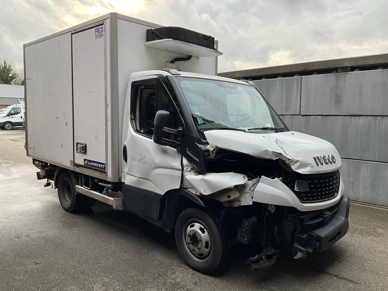 IVECO DAILY 35C14 REFRIGERATED TRUCK - COMMERCIAL VEHICLE (DAMAGE) - Van: picture 3 IVECO DAILY 35C14 REFRIGERATED TRUCK - COMMERCIAL VEHICLE (DAMAGE) - Van: picture 3