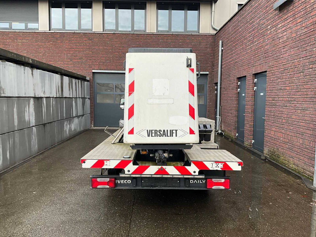 IVECO DAILY 35S14 AERIAL PLATFORM - COMMERCIAL VEHICLE (DAMAGE) - Van: picture 5 IVECO DAILY 35S14 AERIAL PLATFORM - COMMERCIAL VEHICLE (DAMAGE) - Van: picture 5
