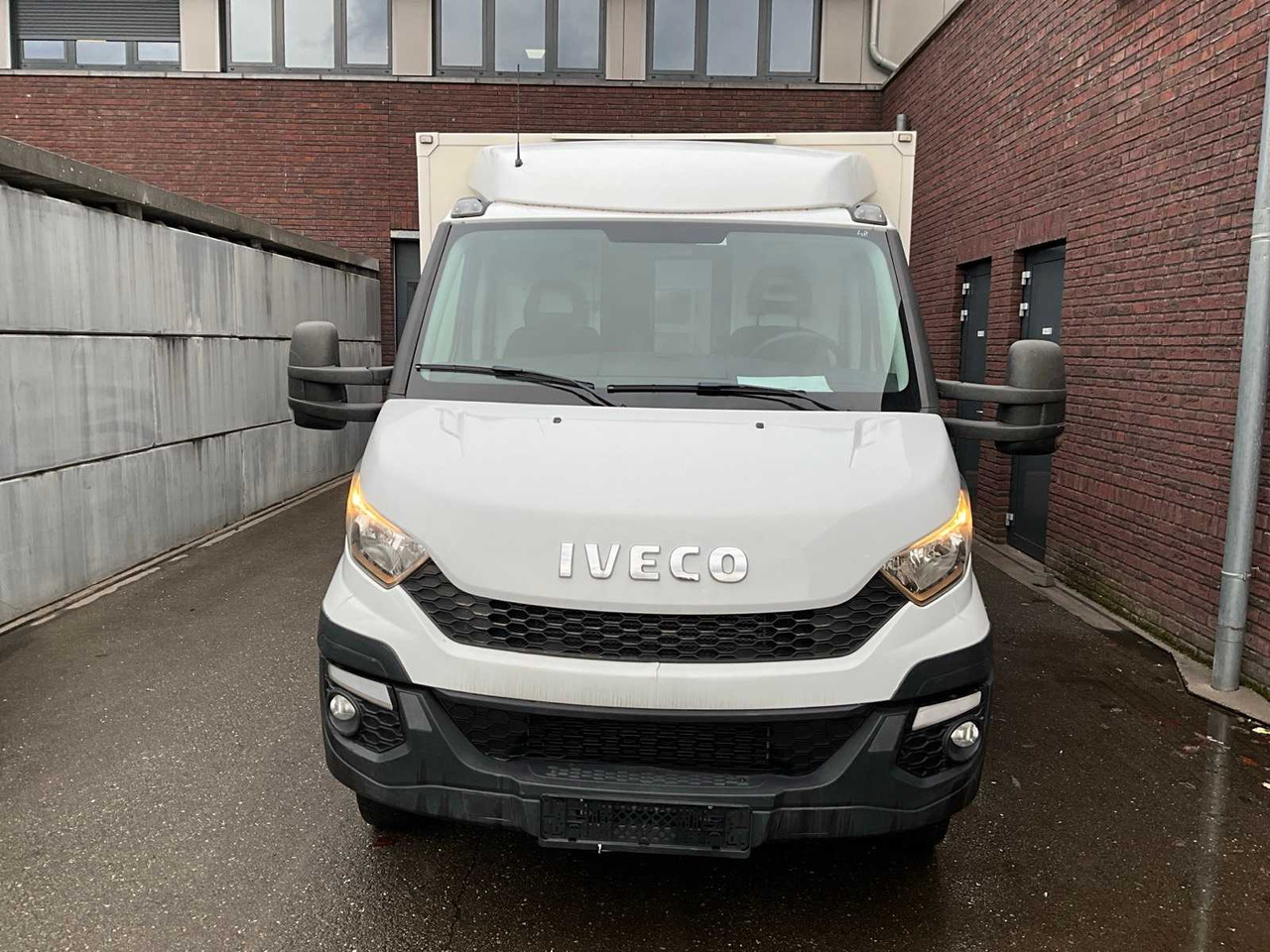 IVECO DAILY (MARKET STALL) - COMMERCIAL VEHICLE - Van: picture 2 IVECO DAILY (MARKET STALL) - COMMERCIAL VEHICLE - Van: picture 2