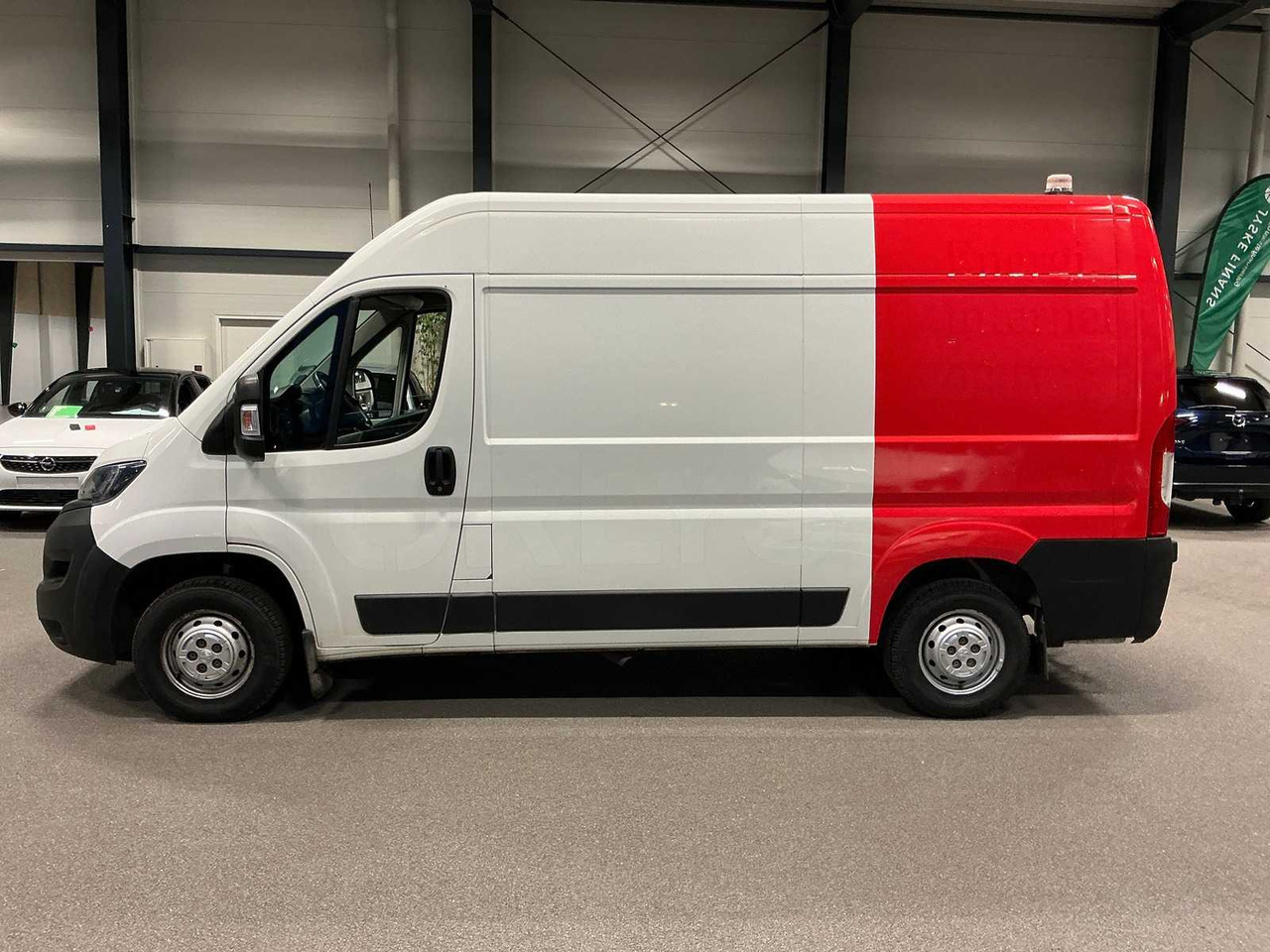 PEUGEOT BOXER | 2.2 BLUEHDI | 330 L2H2 | 140 HP | 2020 - Van: picture 2 PEUGEOT BOXER | 2.2 BLUEHDI | 330 L2H2 | 140 HP | 2020 - Van: picture 2
