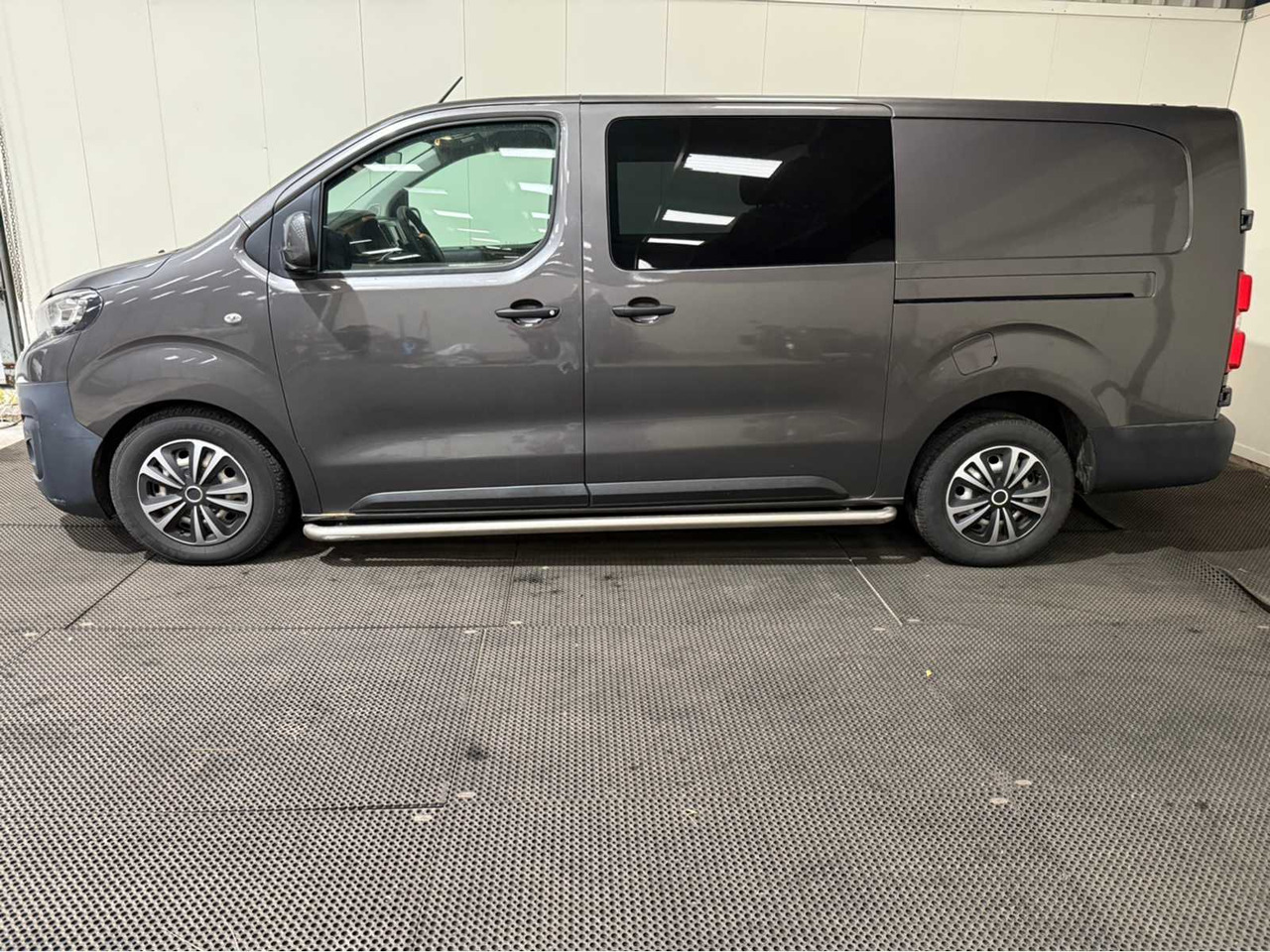 PEUGEOT - EXPERT - COMMERCIAL VEHICLE - 2018 - Van: picture 3 PEUGEOT - EXPERT - COMMERCIAL VEHICLE - 2018 - Van: picture 3