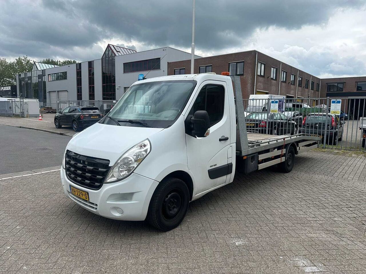 RENAULT - MASTER - T35 2.3 DCI L3H2 ECO - RIDE-ON TROLLEY - Van: picture 1 RENAULT - MASTER - T35 2.3 DCI L3H2 ECO - RIDE-ON TROLLEY - Van: picture 1