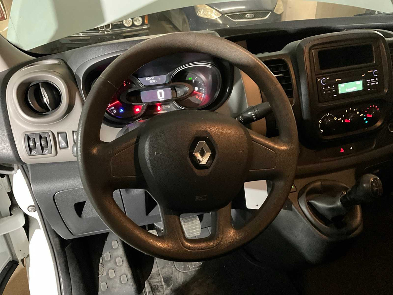 Van RENAULT TRAFIC VANS: picture 8