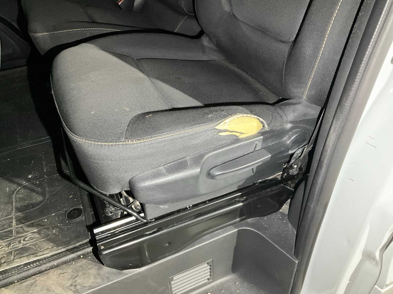 Van RENAULT TRAFIC VANS: picture 18