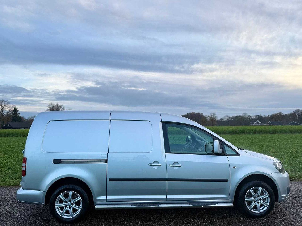 VOLKSWAGEN - CADDY - 1.6 TDI MAXI BMT - VH-414-B - Van: picture 4 VOLKSWAGEN - CADDY - 1.6 TDI MAXI BMT - VH-414-B - Van: picture 4