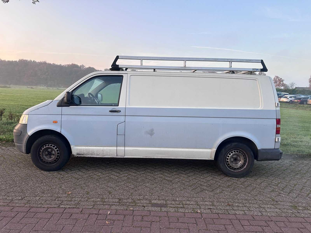 VOLKSWAGEN - TRANSPORTER T5 2.5 TDI 340 - 08-VBG-2 - Van: picture 2 VOLKSWAGEN - TRANSPORTER T5 2.5 TDI 340 - 08-VBG-2 - Van: picture 2