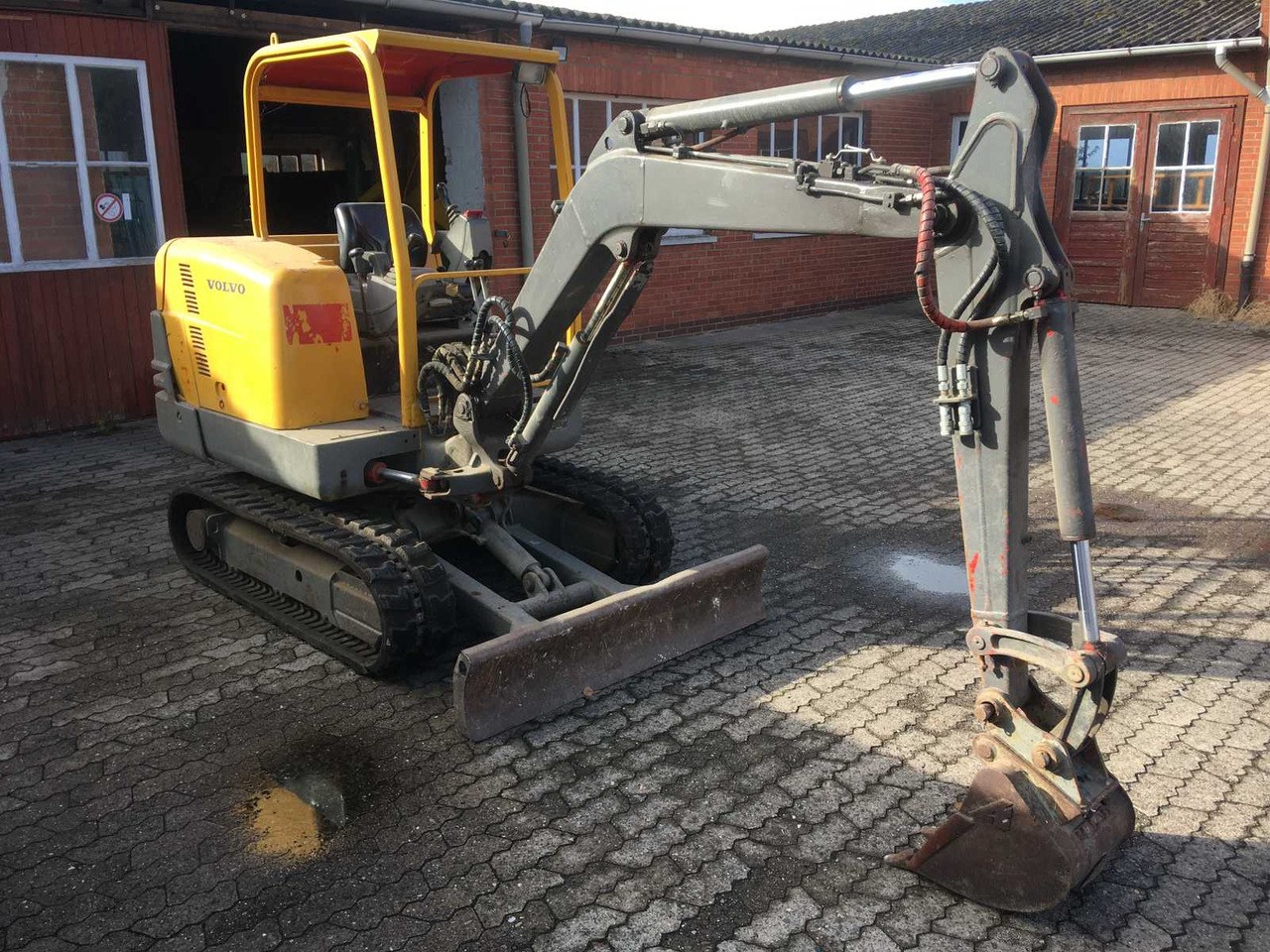 Volvo VOLVO ECR28 CRAWLER EXCAVATOR - Crawler excavator: picture 1 Volvo VOLVO ECR28 CRAWLER EXCAVATOR - Crawler excavator: picture 1