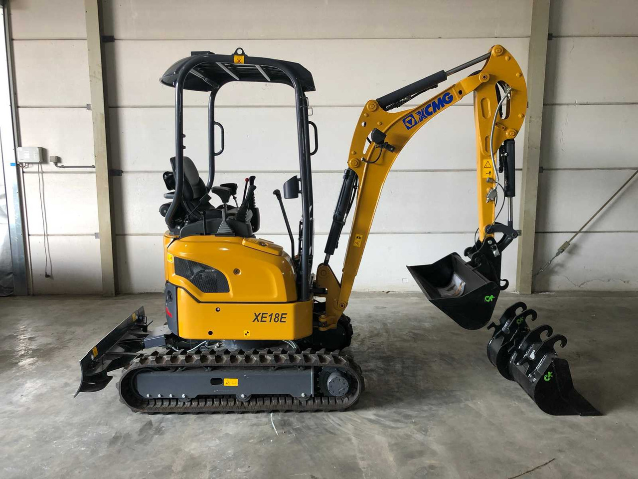 XCMG XE18E - Crawler excavator: picture 2 XCMG XE18E - Crawler excavator: picture 2