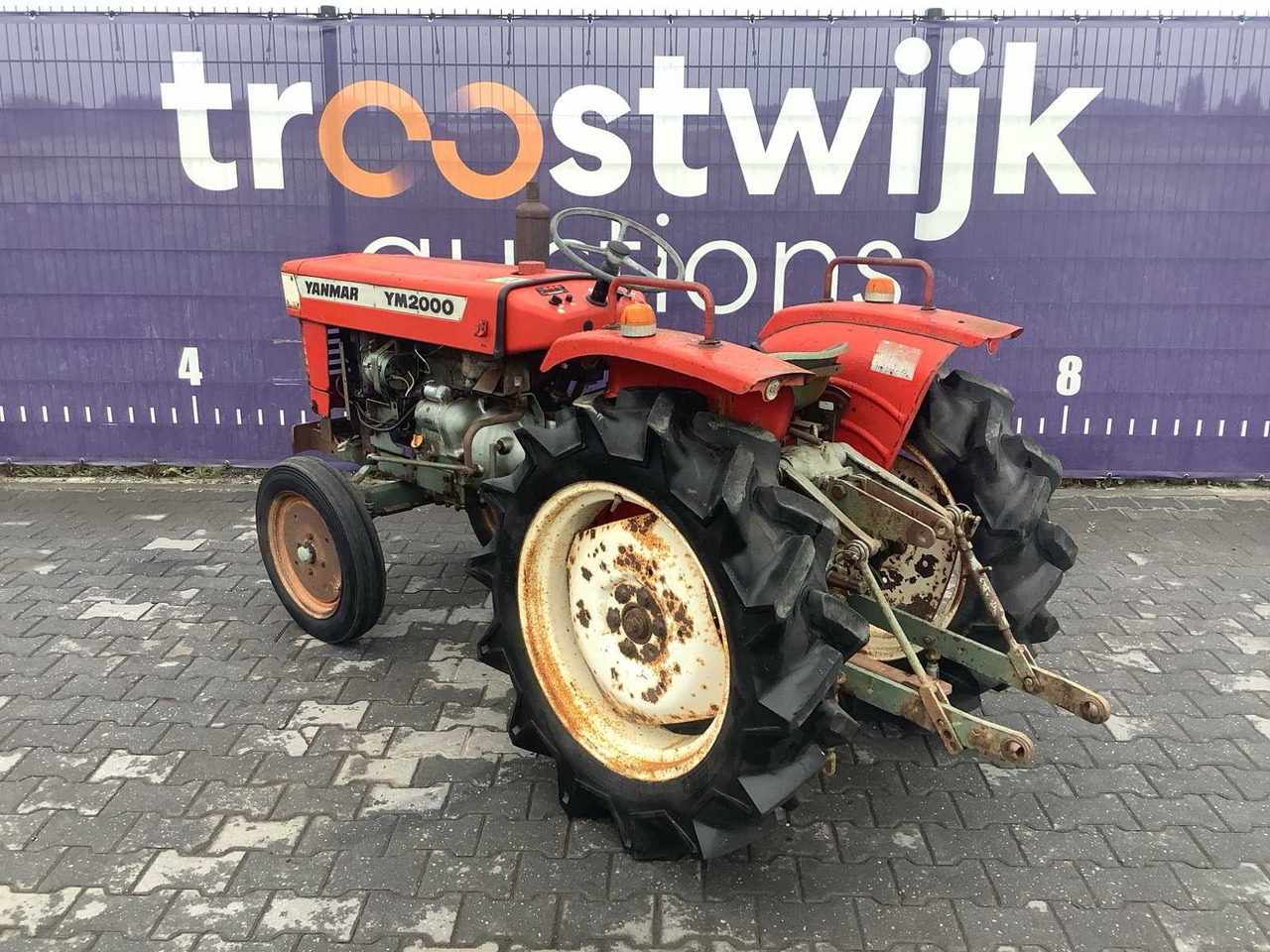 Yanmar YM2000 - Compact tractor: picture 4 Yanmar YM2000 - Compact tractor: picture 4