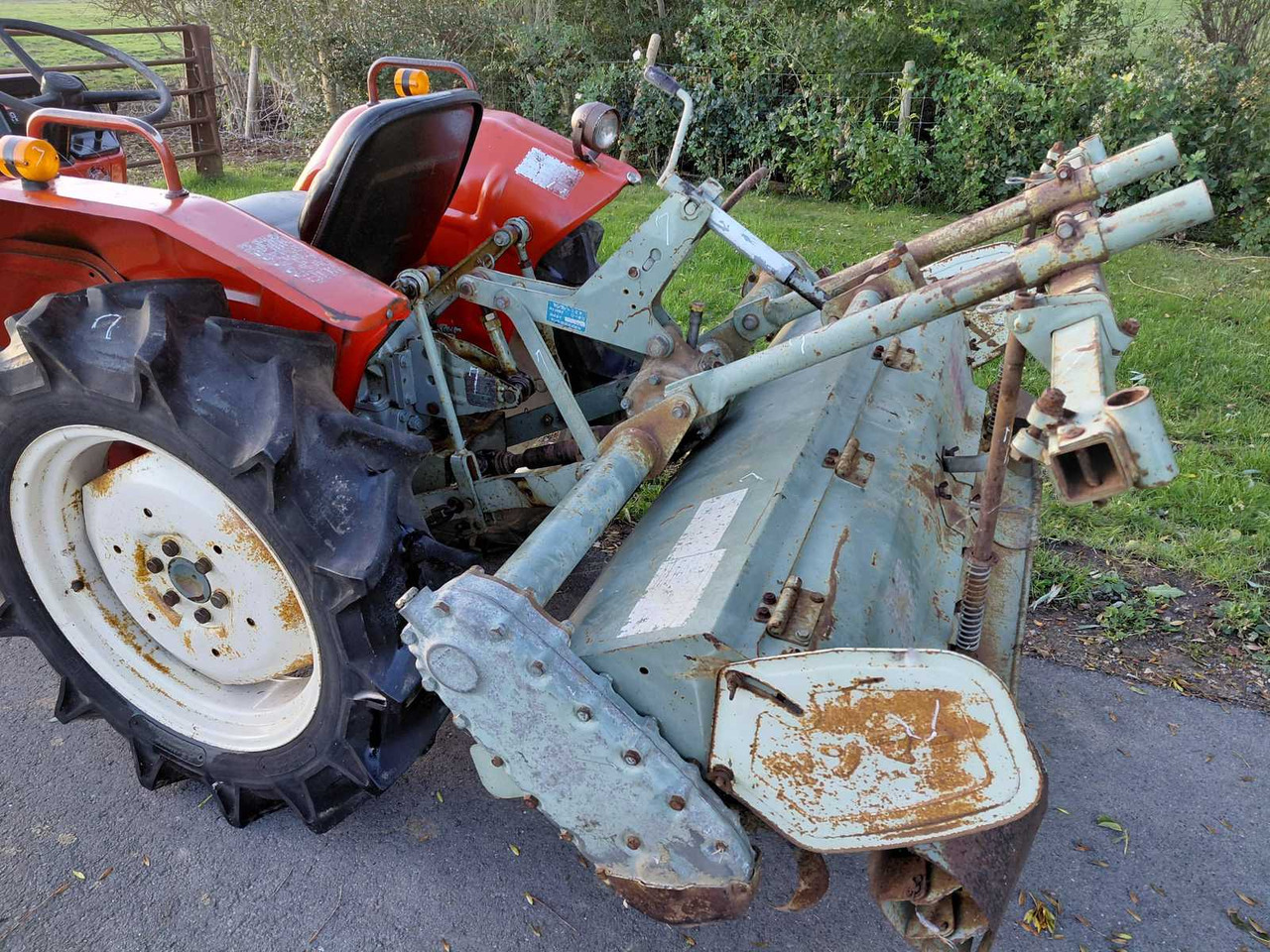 Yanmar YM2010 - Compact tractor: picture 5 Yanmar YM2010 - Compact tractor: picture 5