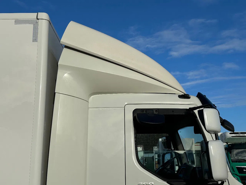 Box truck DAF LF 260 LF260.12 EURO6 12-2021. 730x248x235: picture 8