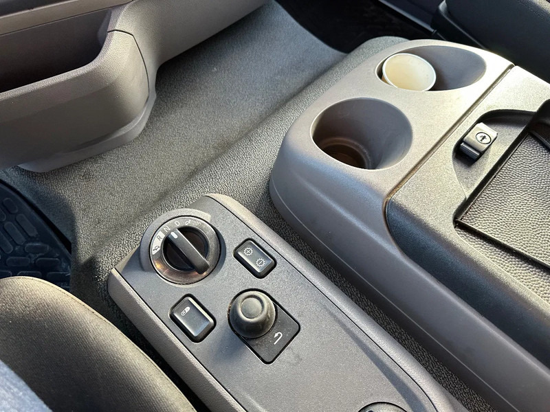 Box truck DAF LF 260 LF260.12 EURO6 12-2021. 730x248x235: picture 15